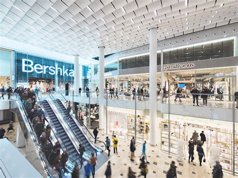 hoog catharijne bershka.